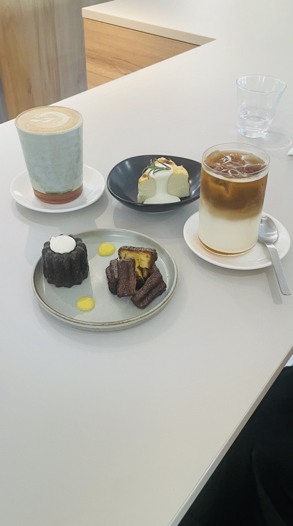 截圖-2025-09-18-晚上9.31.30-572x1024 【竹北咖啡廳推薦】勝利咖啡 SEjR22|河岸的療癒角落